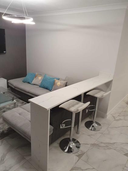 Apartament cu 3 camere semidecomandat, mobilat în Europa