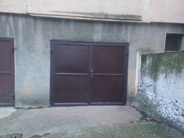Apartament cu 5 camere decomandat, mobilat în Aurel Vlaicu