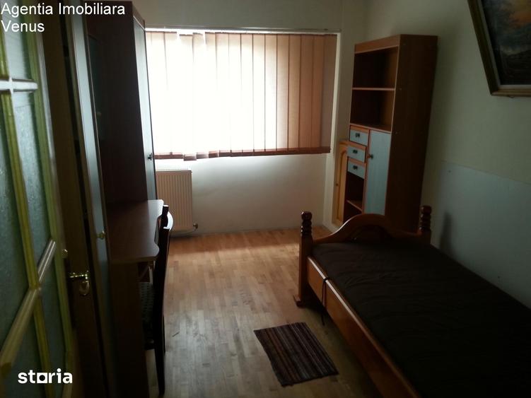 Apartament cu 4 camere în Central