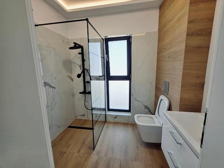Duplex cu 5 camere cu Garaj în Sud
