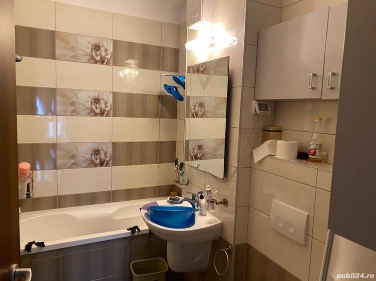 Apartament cu 3 camere decomandat în Torontalului