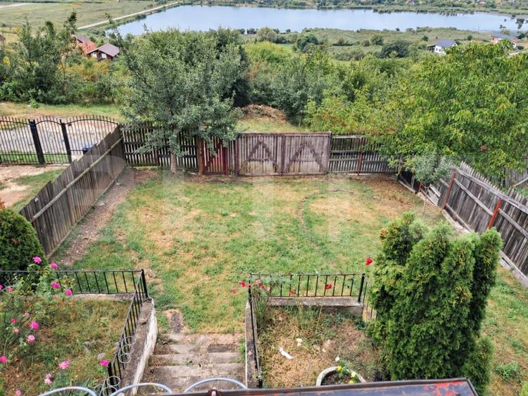 Casă individuală cu 4 camere cu Garaj în Câmpenești
