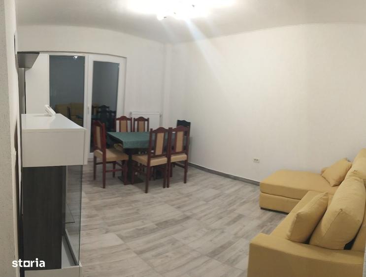 Apartament cu 3 camere decomandat în Podgoria