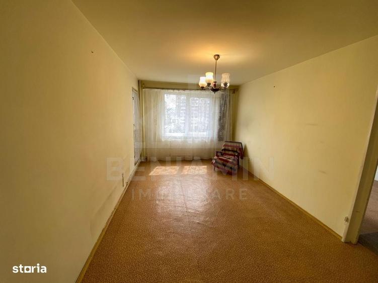 Apartament cu 3 camere semidecomandat în Griviței
