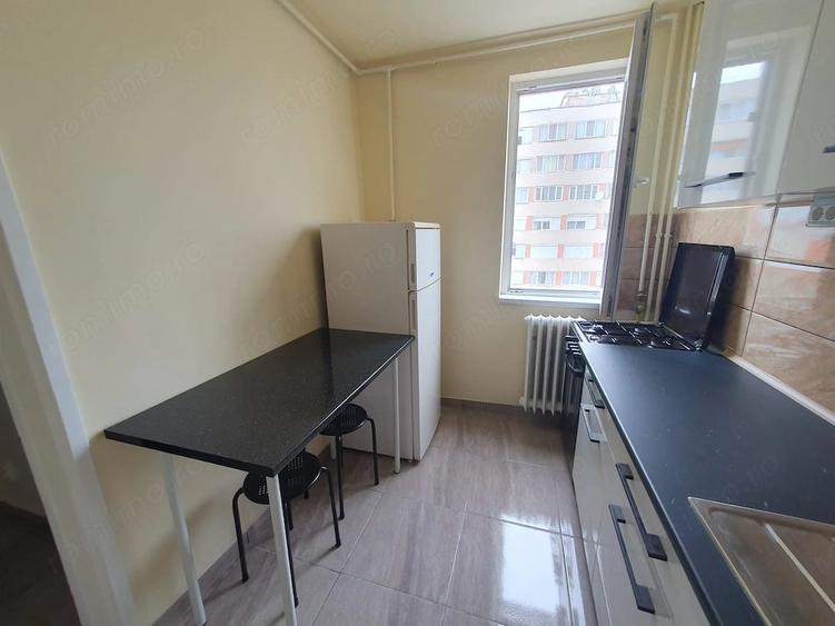 Apartament cu 2 camere decomandat în Torontalului