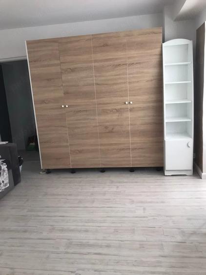 Garsonieră decomandată în Central