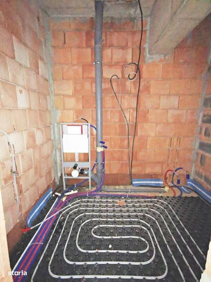 Apartament cu 3 camere decomandat în Sisești