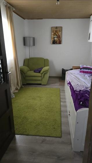 Casă cu 2 camere cu Teren 4200 Mp în Mozăceni