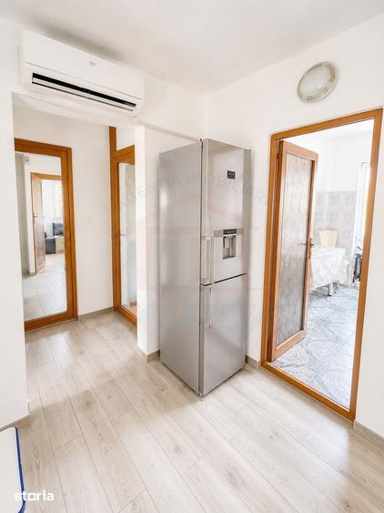 Apartament cu 2 camere decomandat în Micro 21