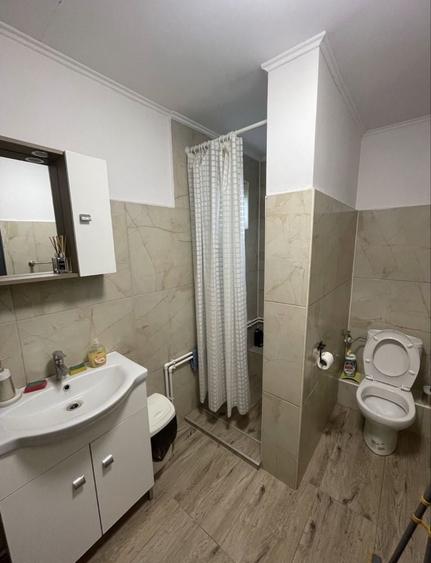 Spațiu comercial, de 100 mp, în Centura