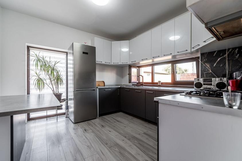 Casă cu 5 camere cu Teren 511 Mp în Central