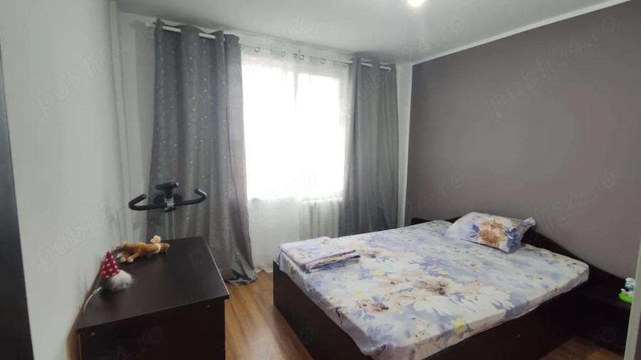 Apartament cu 3 camere decomandat în Exterior Vest