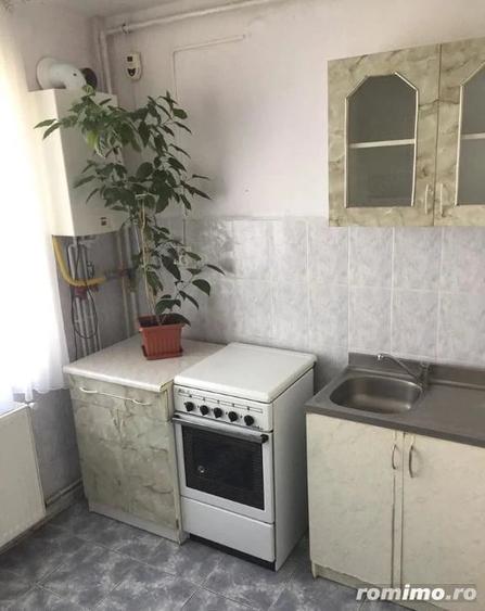 Garsonieră decomandată în Lipovei