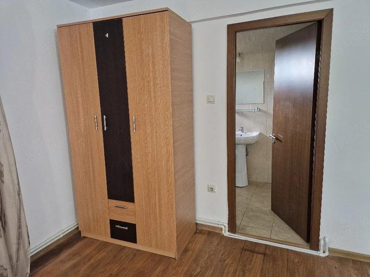 Casă cu 10 camere cu Teren 300 Mp în Central
