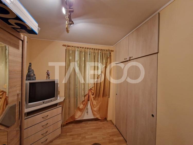 Apartament cu 4 camere semidecomandat, mobilat în Ultracentral