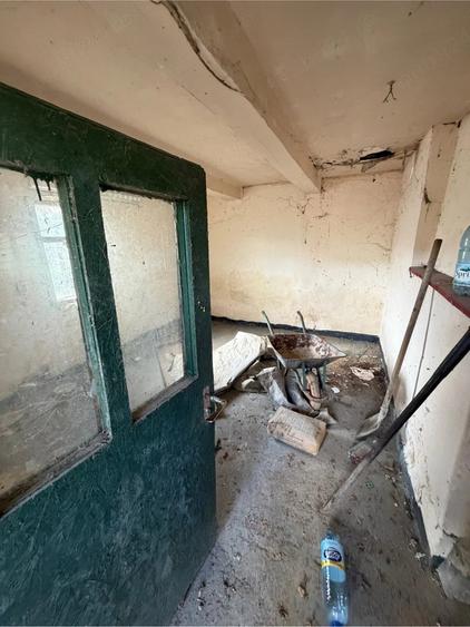 Casă cu 2 camere cu Teren 2100 Mp în Zam