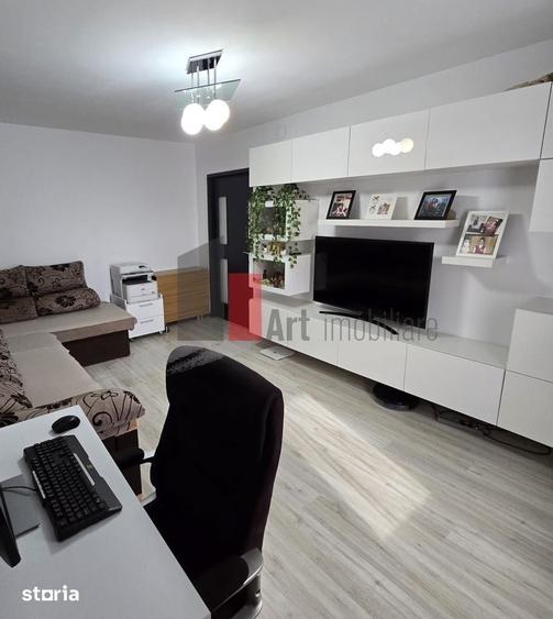 Apartament cu 3 camere decomandat în Crângași