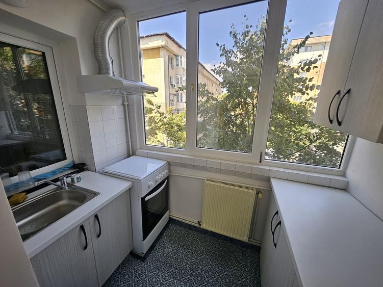 Apartament cu 2 camere decomandat în 1 Mai
