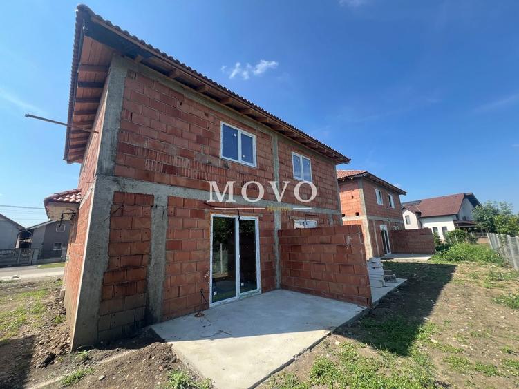 Duplex cu 3 camere cu Canalizare în Remetea Mare