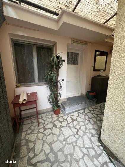 Casă cu 4 camere în Central