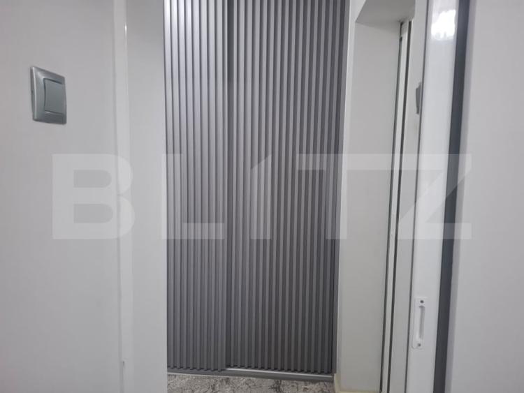 Apartament cu 3 camere decomandat, mobilat în Micro 12