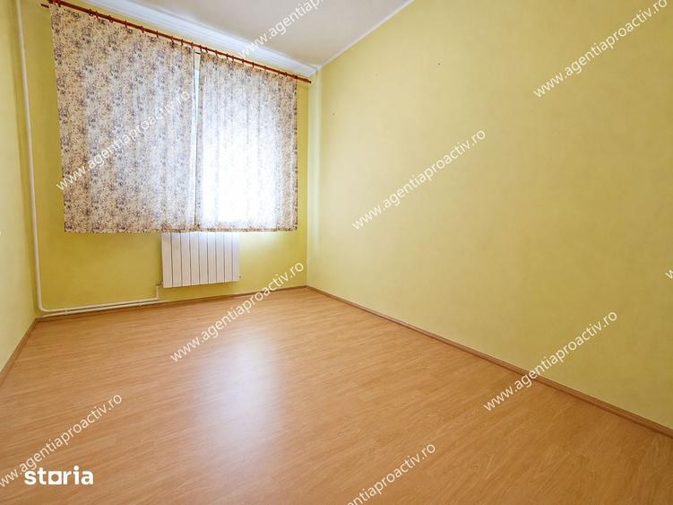 Apartament cu 3 camere decomandat în Central