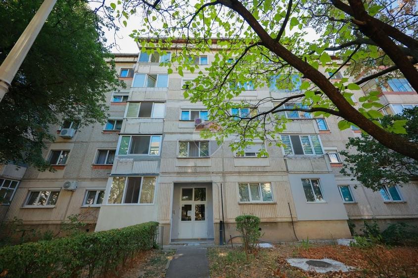 Apartament cu 3 camere decomandat în Rogerius