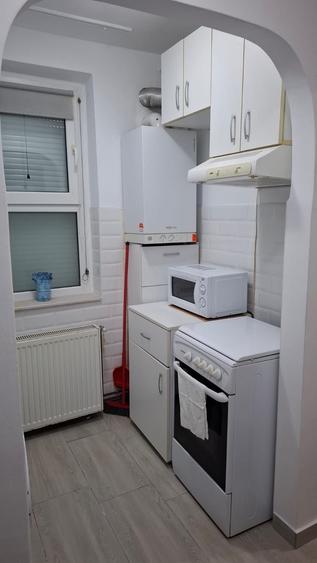 Garsonieră decomandată în Central