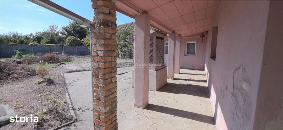 Casă cu 4 camere cu Teren 1720 Mp în Central