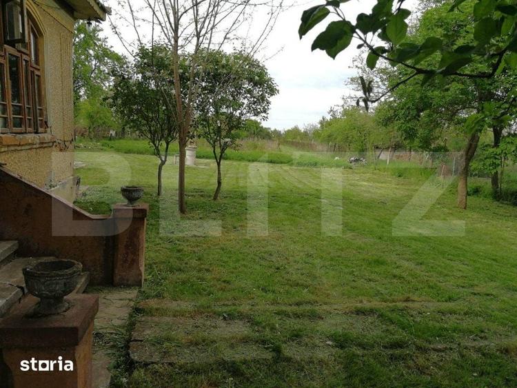 Teren de 1800 mp, în Coșoveni