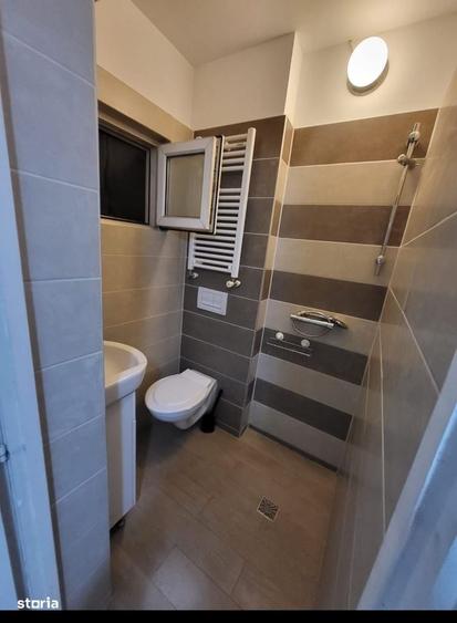 Apartament cu 3 camere în Moinești
