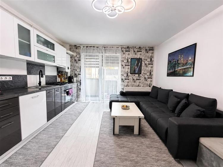 Apartament cu 3 camere decomandat, mobilat în Turnișor