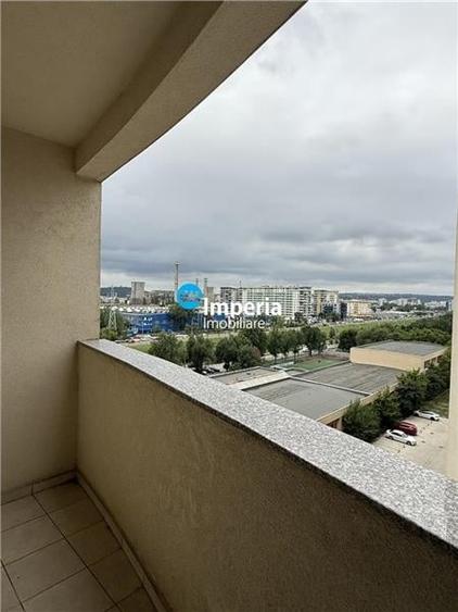 Apartament cu 3 camere decomandat în Tătărași