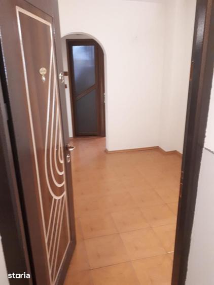 Apartament 2 camere ICFrimu et1/4 ,centrala termica 73 000 euro neg - 1
