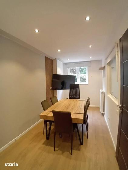 Apartament cu 4 camere în Victoriei