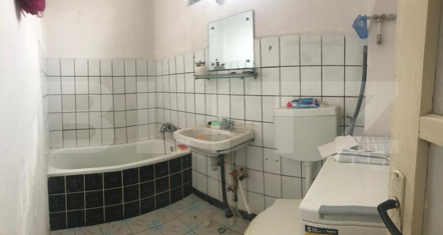Casă individuală cu 4 camere cu Canalizare în Ulmi