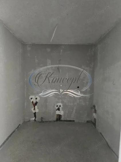Apartament cu 3 camere semidecomandat în Someșeni