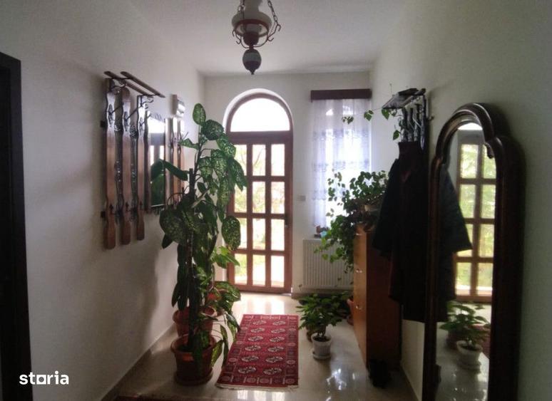 Casă cu 5 camere cu Teren 450 Mp în Copou