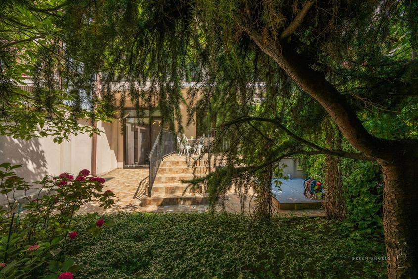 Casă individuală cu 7 camere cu Canalizare în Unirii