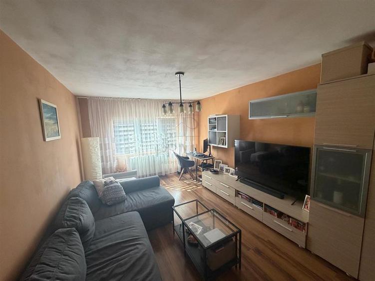 Apartament cu 2 camere decomandat, mobilat în Aradului