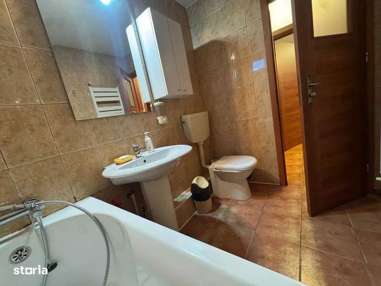 Apartament cu 4 camere semidecomandat, mobilat în Ștefan cel Mare