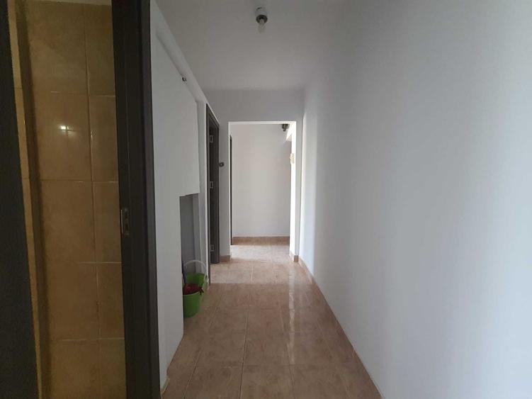 Apartament cu 3 camere semidecomandat în Tomis Nord
