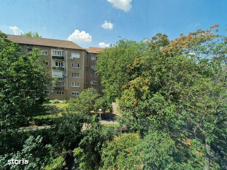 Apartament cu 3 camere decomandat în Rogerius