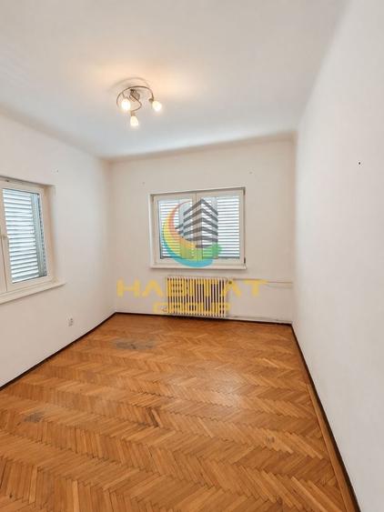 Apartament cu 3 camere semidecomandat în Gara de Nord
