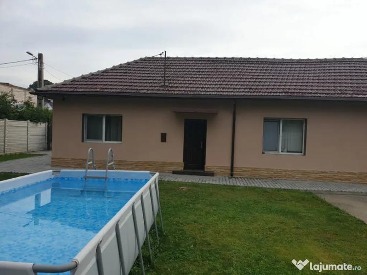 Casă cu 5 camere cu Teren 950 Mp în Central