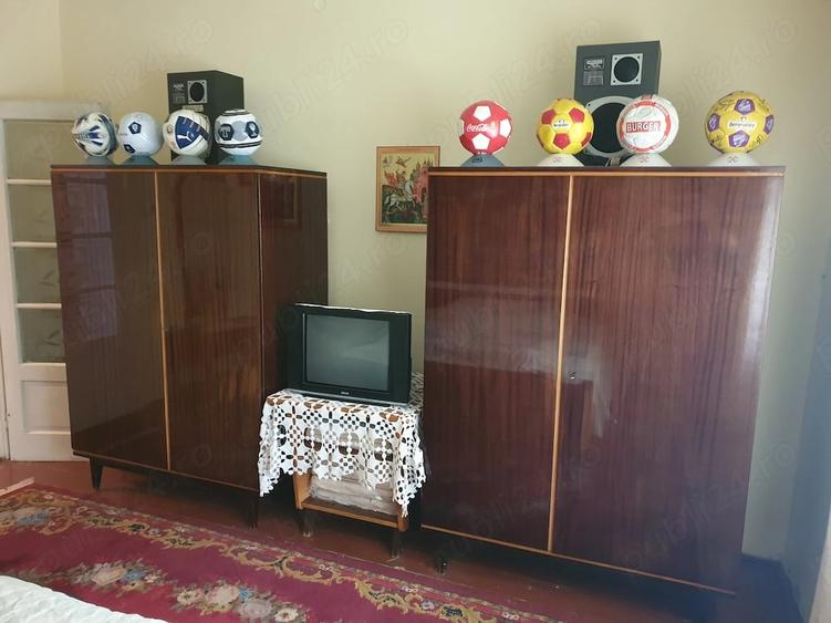 Casă cu 3 camere cu Teren 1169 Mp în Lăpușnicu Mare