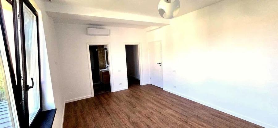 Duplex cu 5 camere cu Teren 227 Mp în Central