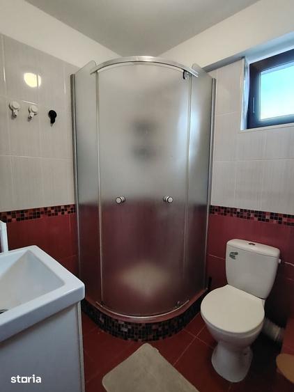 Apartament cu 3 camere în Tei
