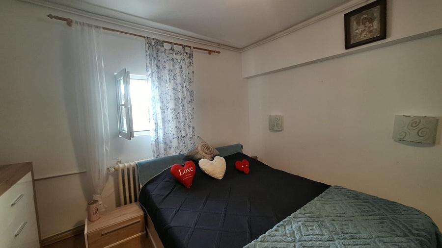 Apartament cu 3 camere decomandat, mobilat în P-ța Muncii