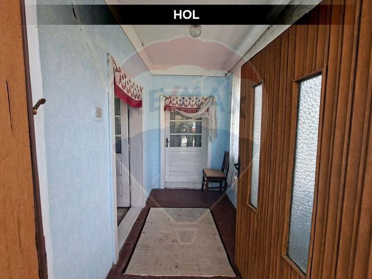 Casă cu 2 camere cu Teren 5447 Mp în Central